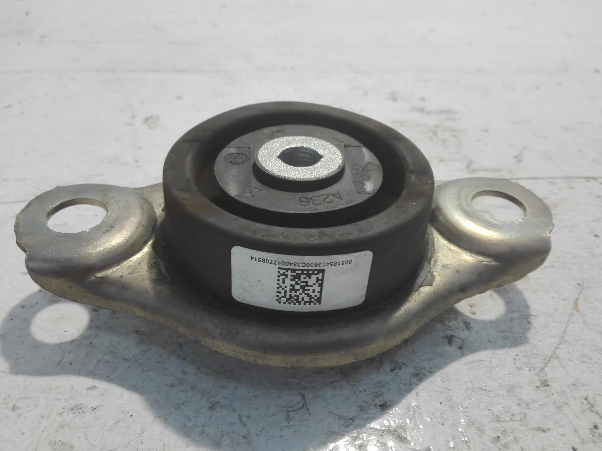 SUPPORTO MOTORE con codice 005185403600C38400017708514 da FIAT Panda 3Â° Serie 1300 Diesel (2015)