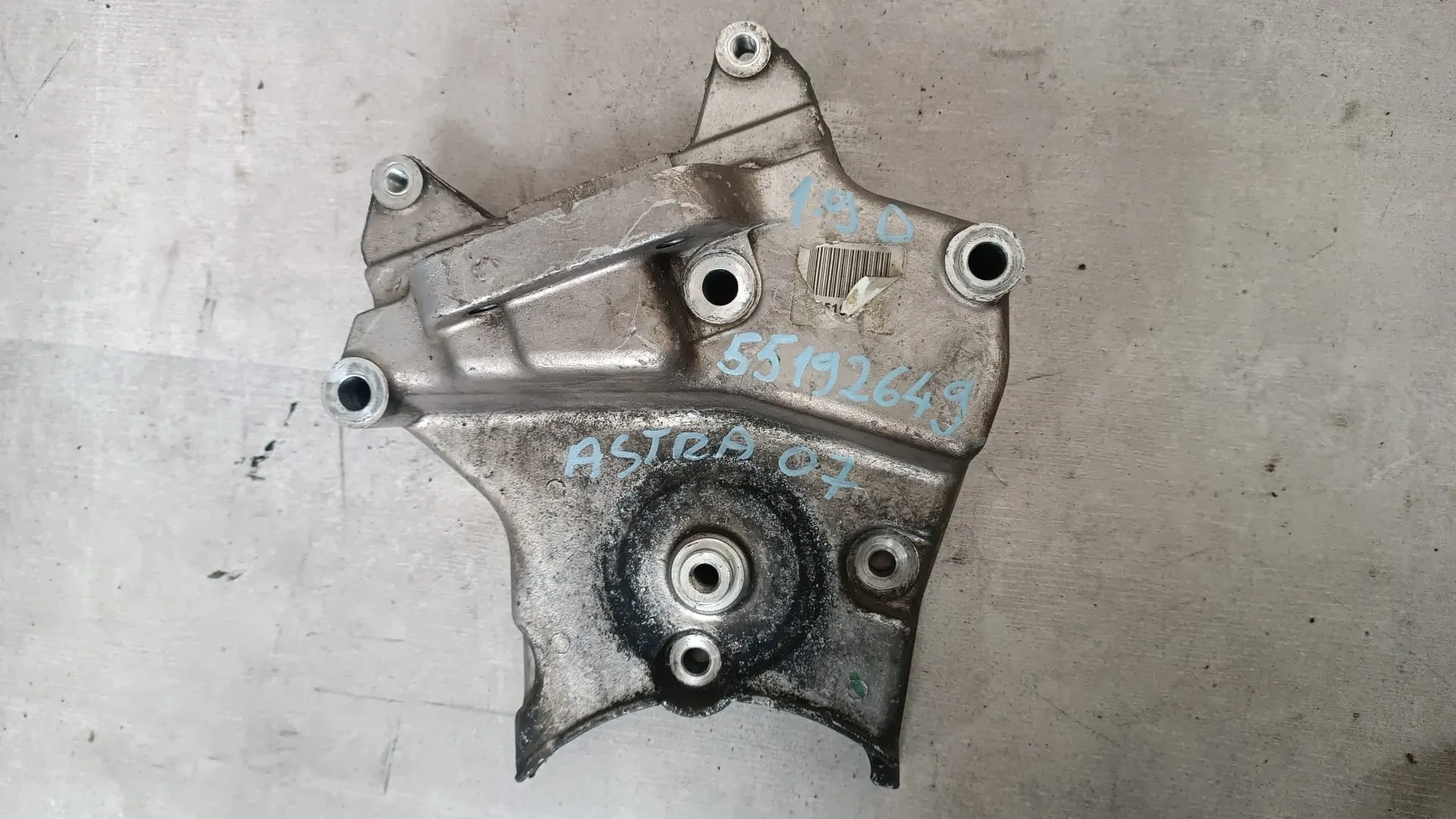 Supporto motore Opel Astra H 1.9 D del 2009 CODICE RICAMBIO : 55192649