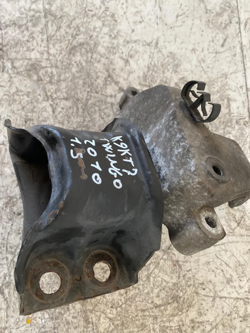 SUPPORTO MOTORE RENAULT Twingo II serie (07>14) 1500 Diesel con codice motore K9K T7/K9K T7 (2010)