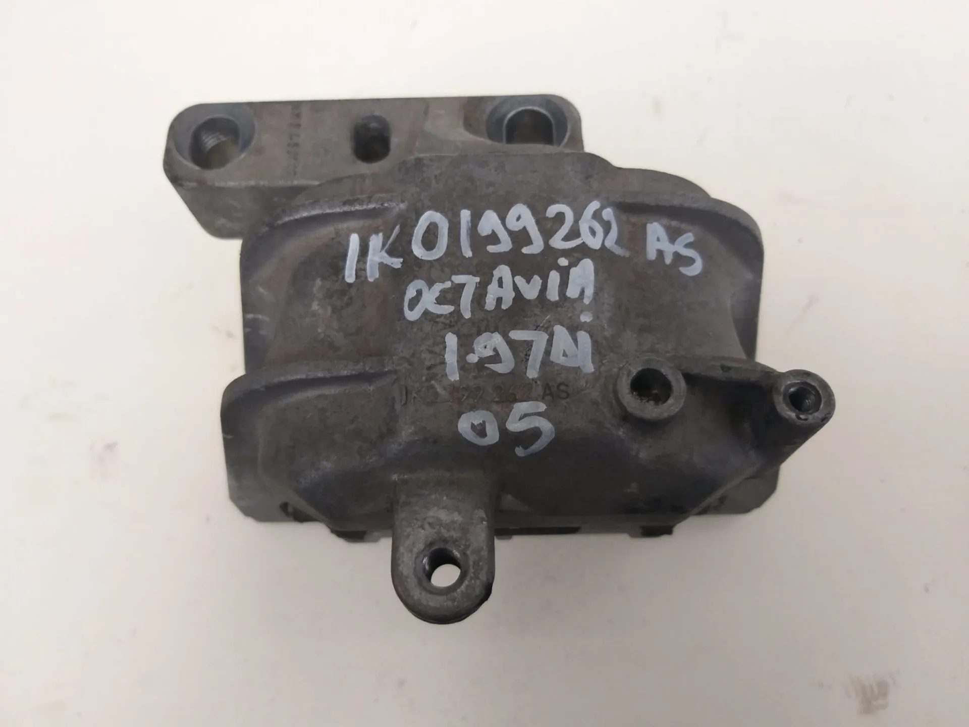 Supporto motore Skoda Octavia 1.9 D del 2005 CODICE RICAMBIO : 1K0199262AS
