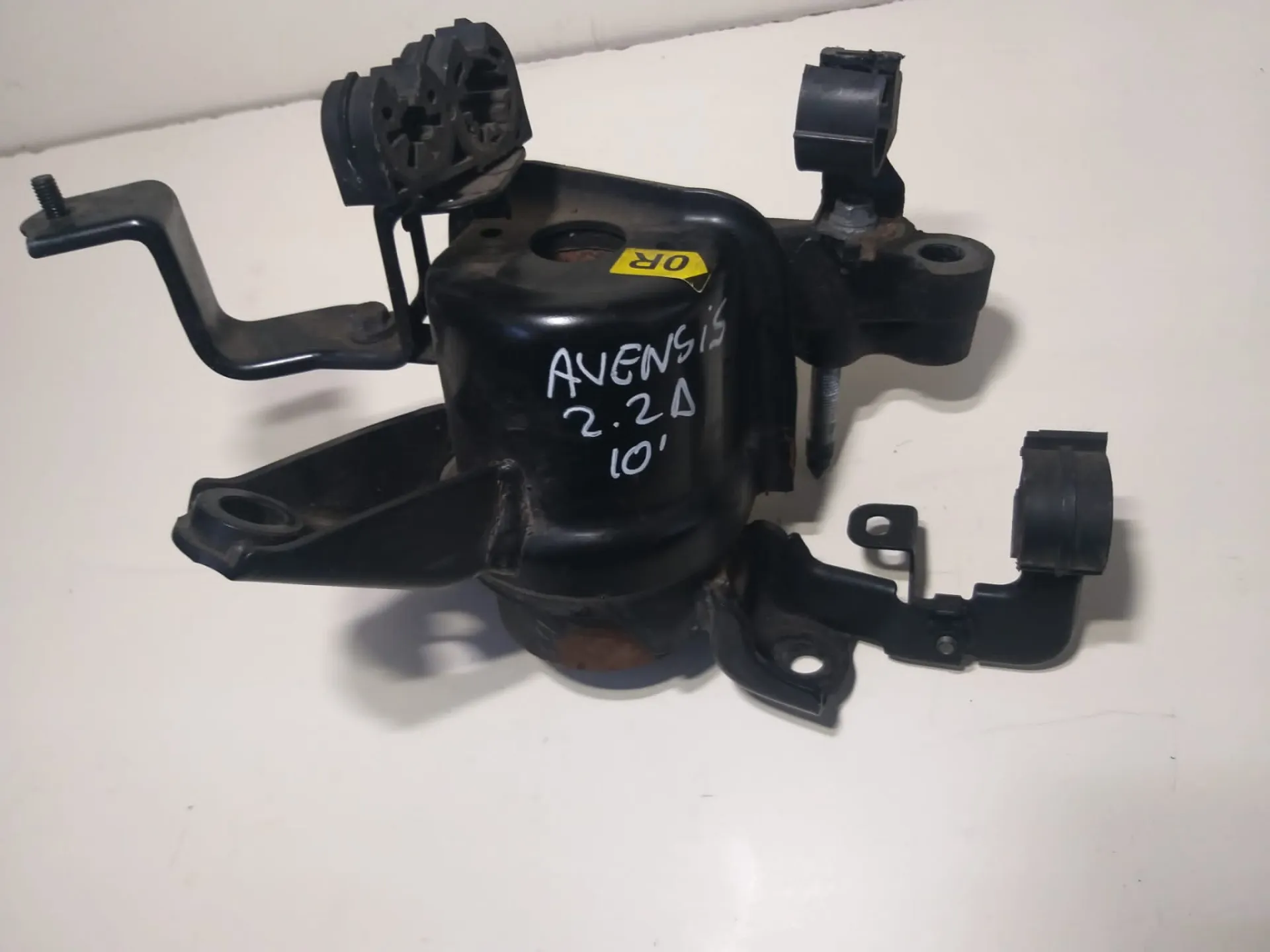 Supporto motore Toyota Avensis del 2011 2.2 Diesel