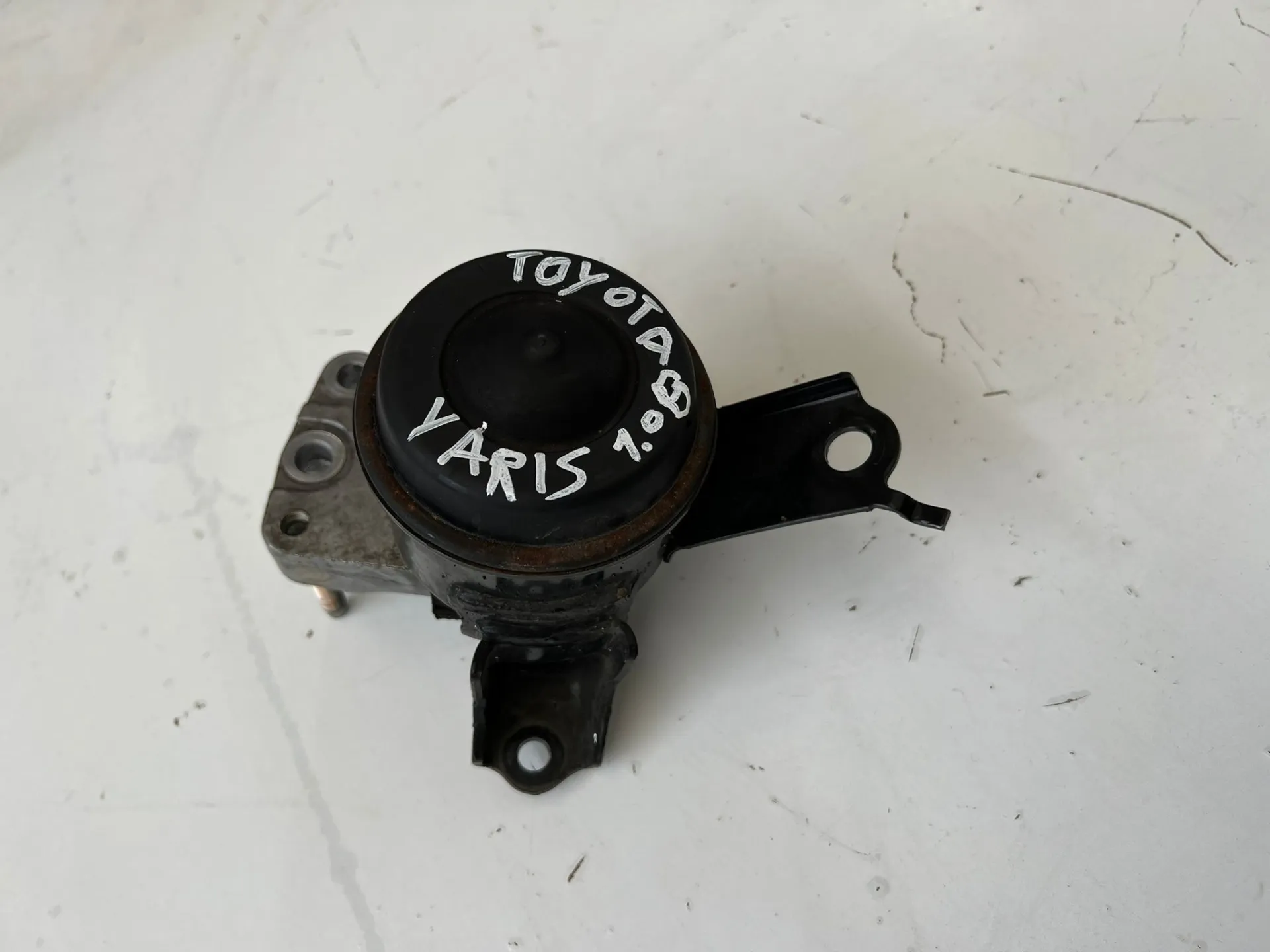 Supporto motore Toyota Yaris 1.0 B del 2015