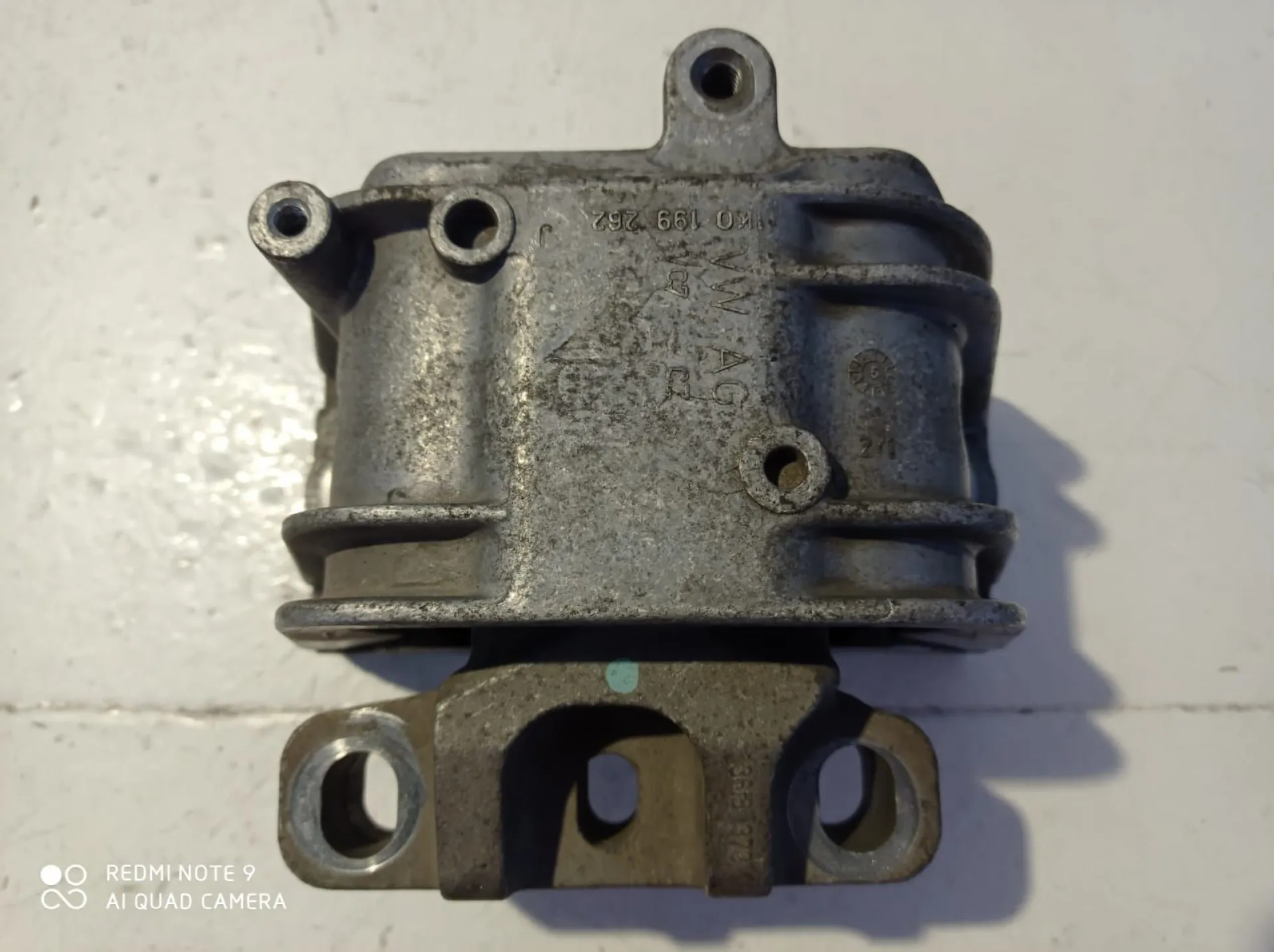 SUPPORTO MOTORE con codice 1K0199262 da VOLKSWAGEN Golf 6 Plus (08>12) 1600 Benzina (2008)