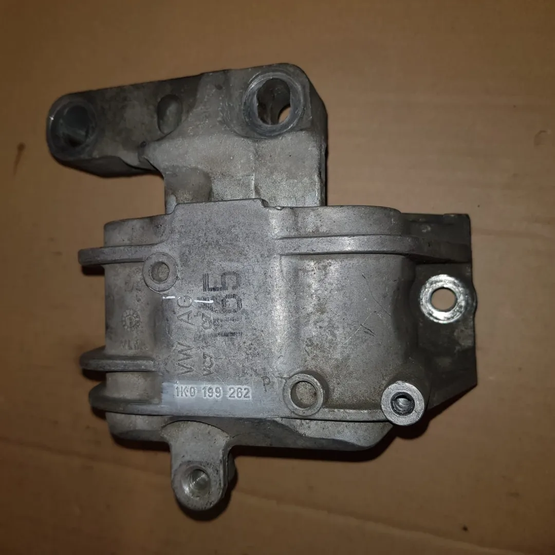 Supporto motore Volkswagen Passat del 2007 2.0 Diesel CODICE RICAMBIO : 1k0199262