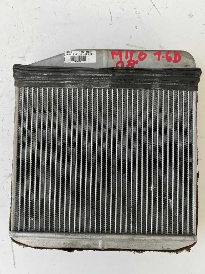 Termoscambiatore riscaldamneto Alfa Romeo Mito 1.6 D del 2008 CODICE RICAMBIO : 164210100