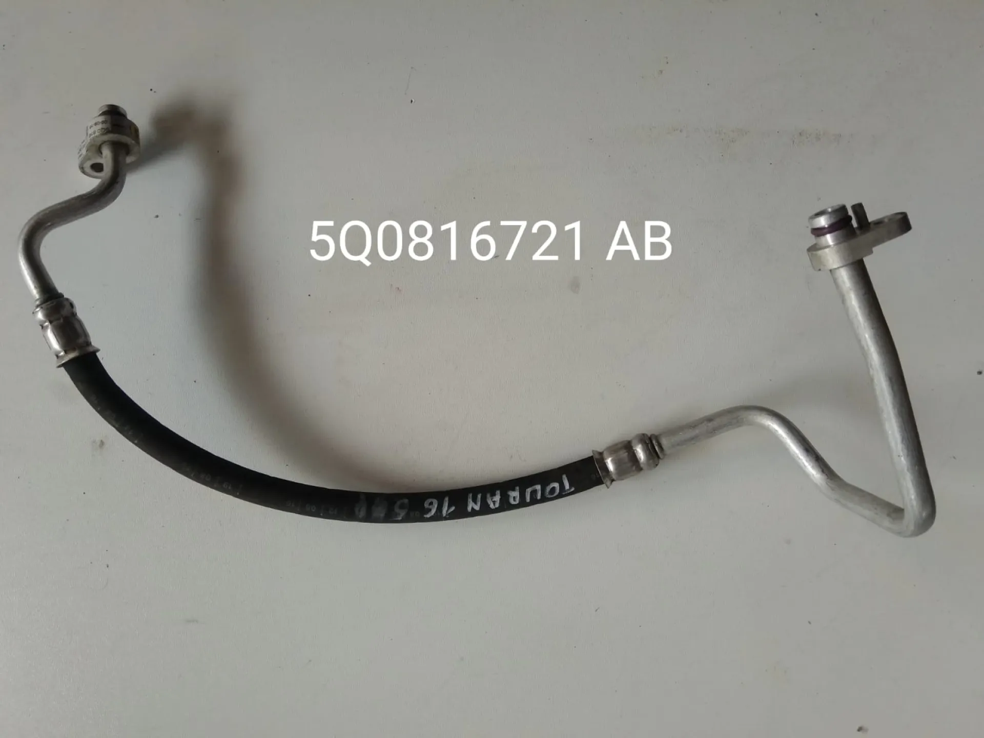 Tubo clima Volkswagen Touran del 2016 CODICE RICAMBIO : 5Q0816721 AB