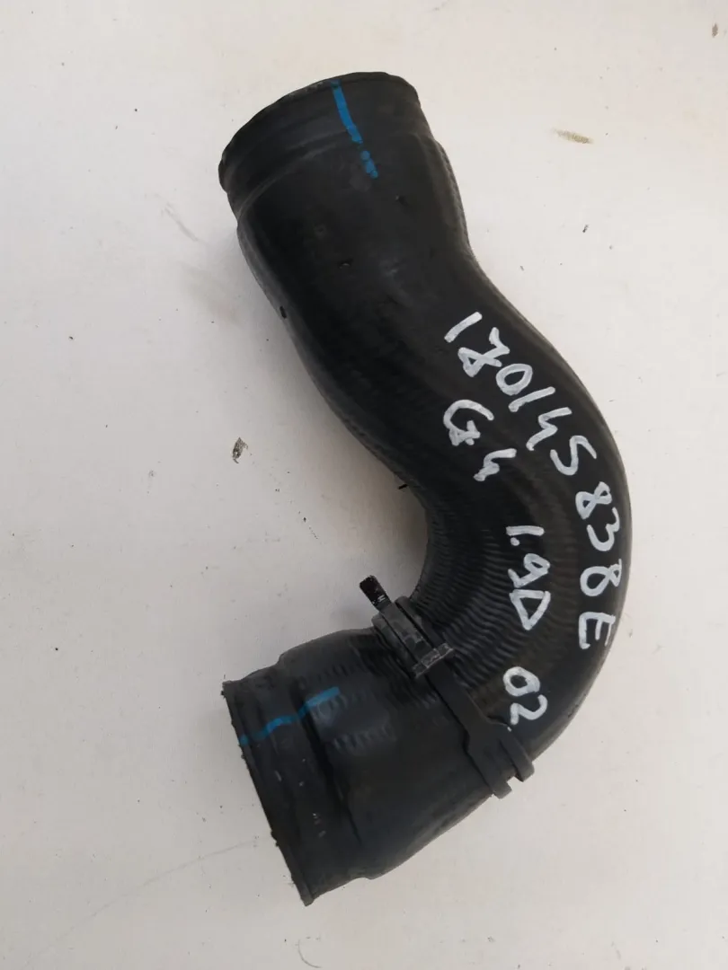 Tubo intercooler Volkswagen Golf 4 del 2002 1.9 Diesel CODICE RICAMBIO : 1J0145838E