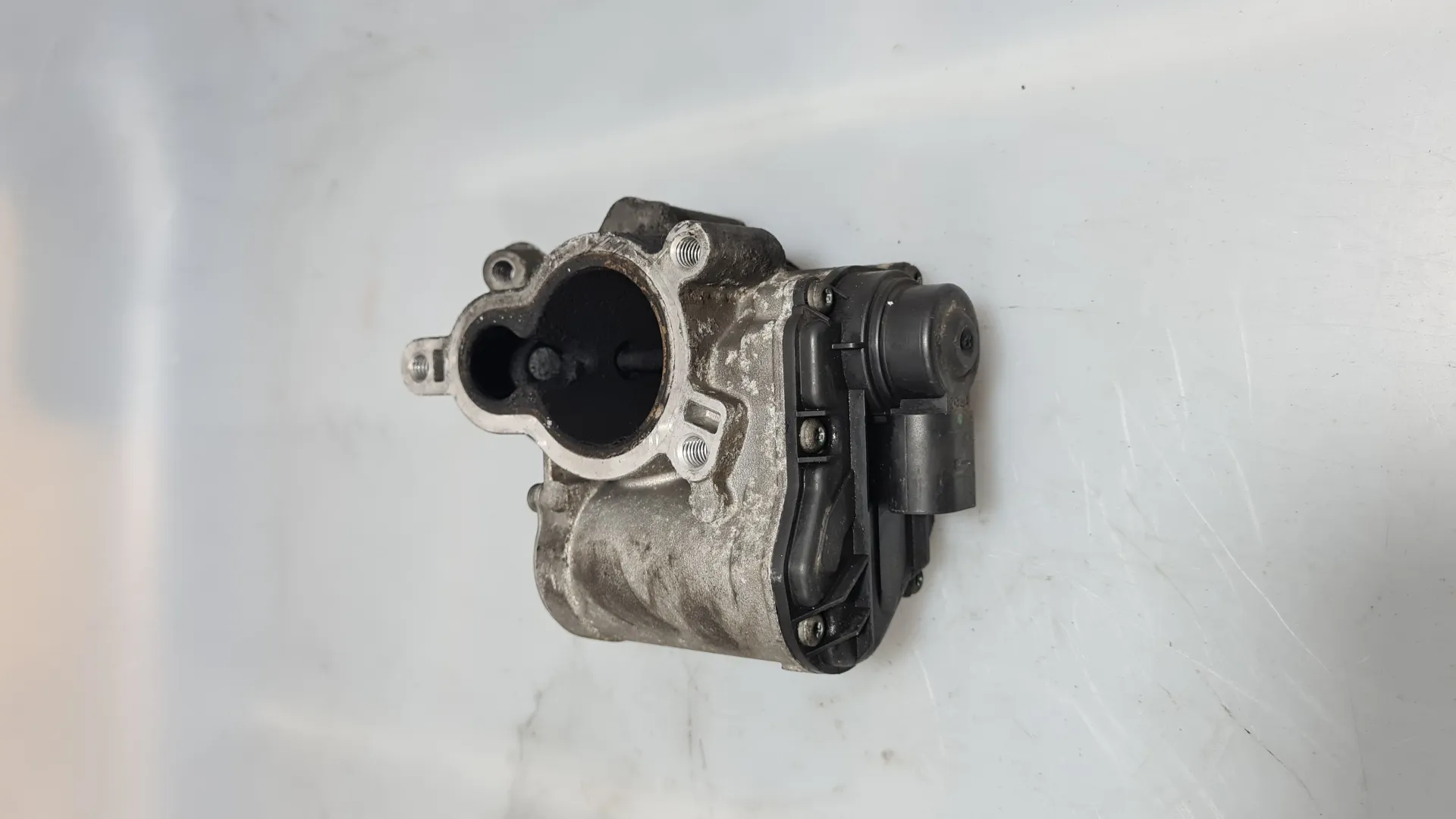 VALVOLA EGR con codice H8200327011 da NISSAN Qashqai 1° Serie (06>09)