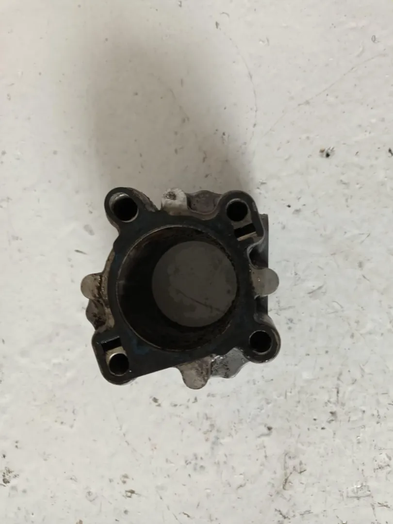 VALVOLA EGR con codice 8200598021 da NISSAN Qashqai 2Â° Serie 2000 Diesel con codice motore M9R (2010)