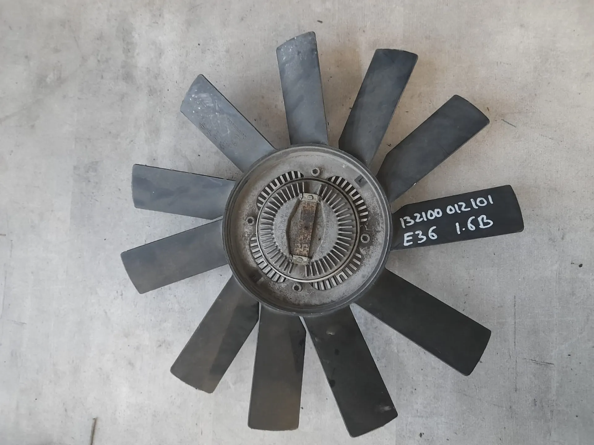 Venola radiatore BMW Serie 3 E36 Berlina 1.6 B del 1993 CODICE RICAMBIO : 132100012101