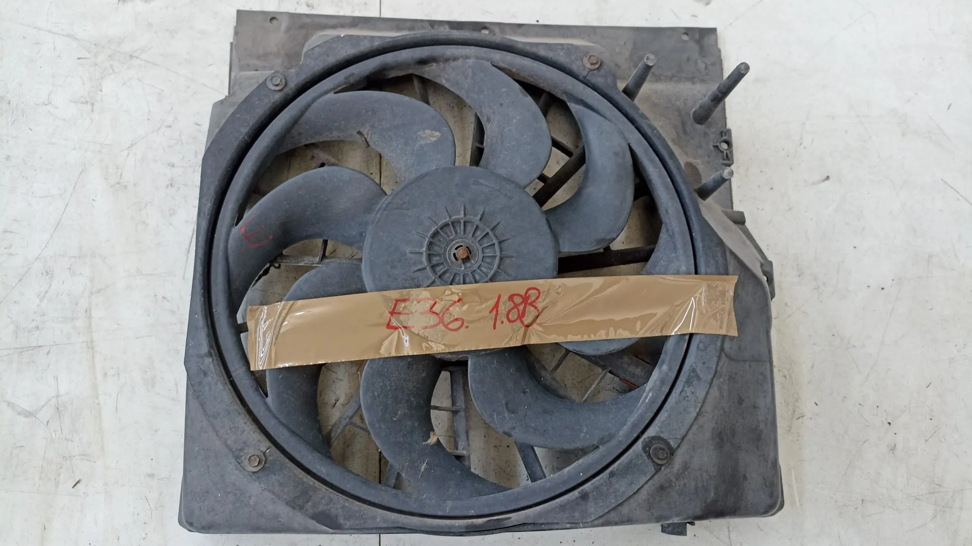 Ventola radiatore BMW E36 1.8 B del 1996