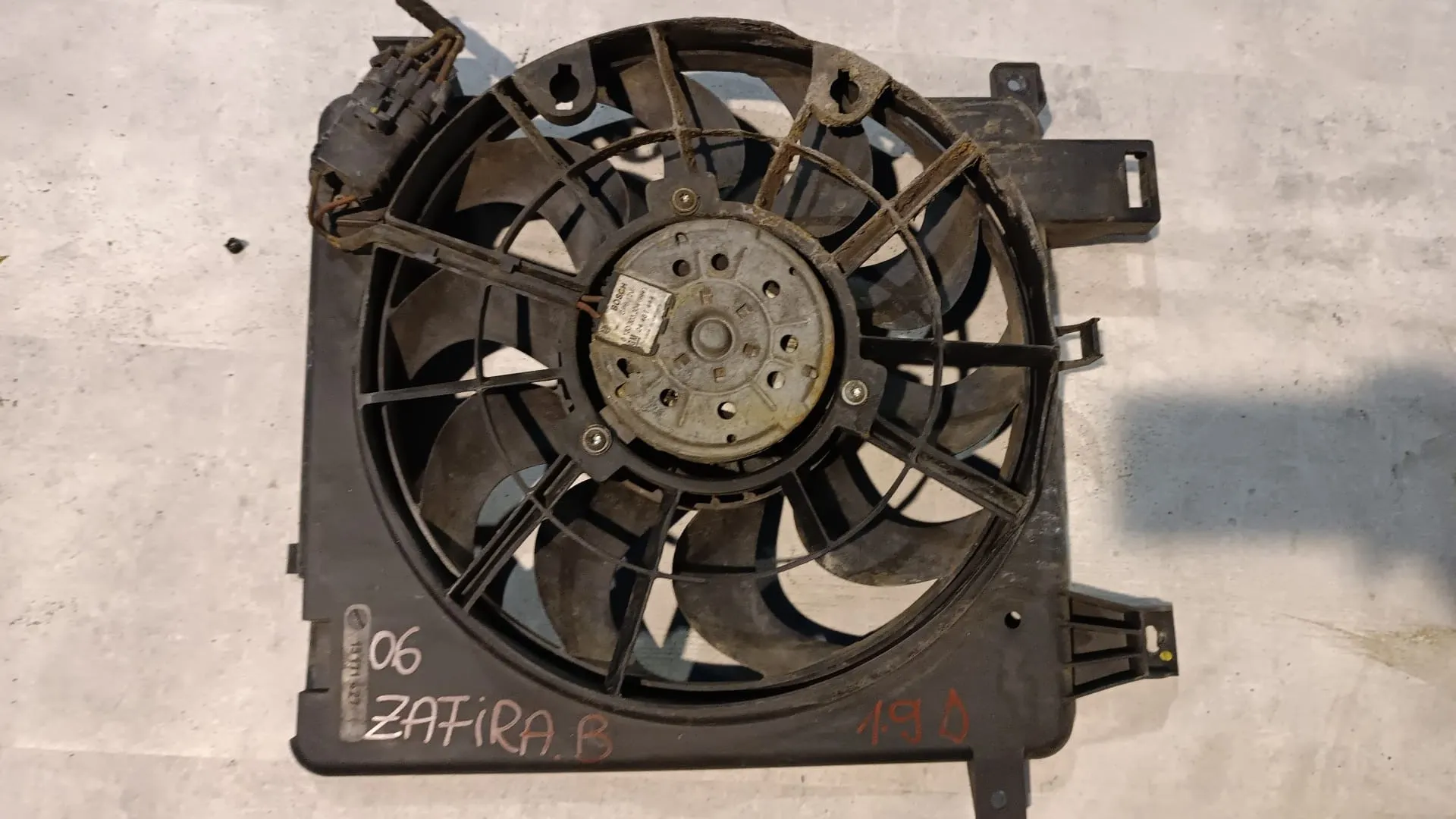 Ventola radiatore Opel Zafira 1.9 D del 2006
