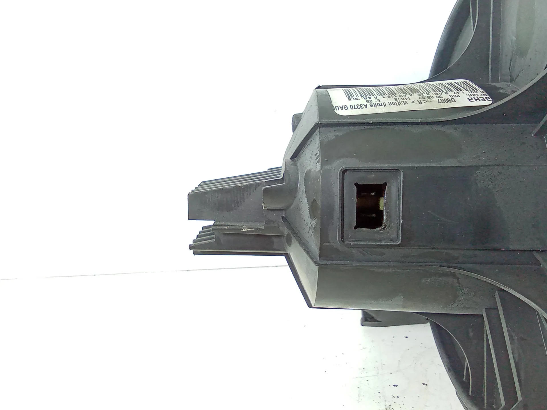 VENTOLA RISCALDAMENTO con codice D8087 da OPEL Zafira B 2Â° Serie 1900 Diesel 74 (2007)