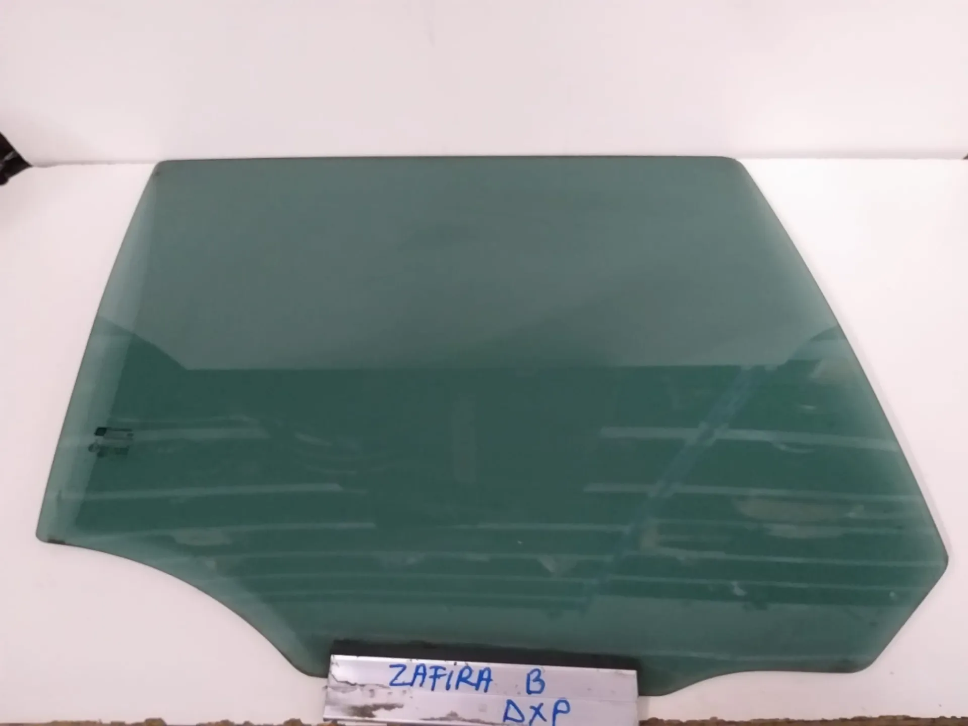Vetro posteriore destro Opel Zafira 1.9 D del 2006