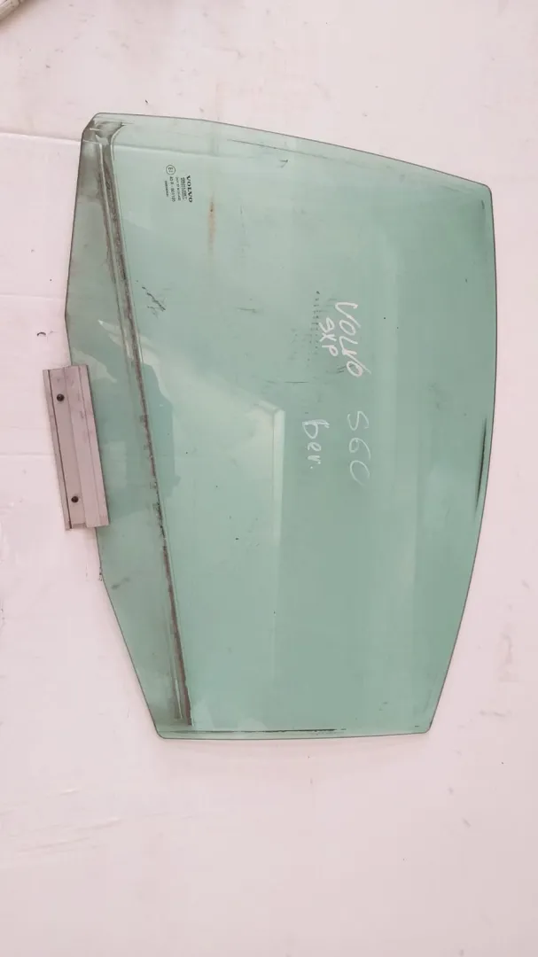 Vetro posteriore sinistro Volvo S60 del 2001 berlina