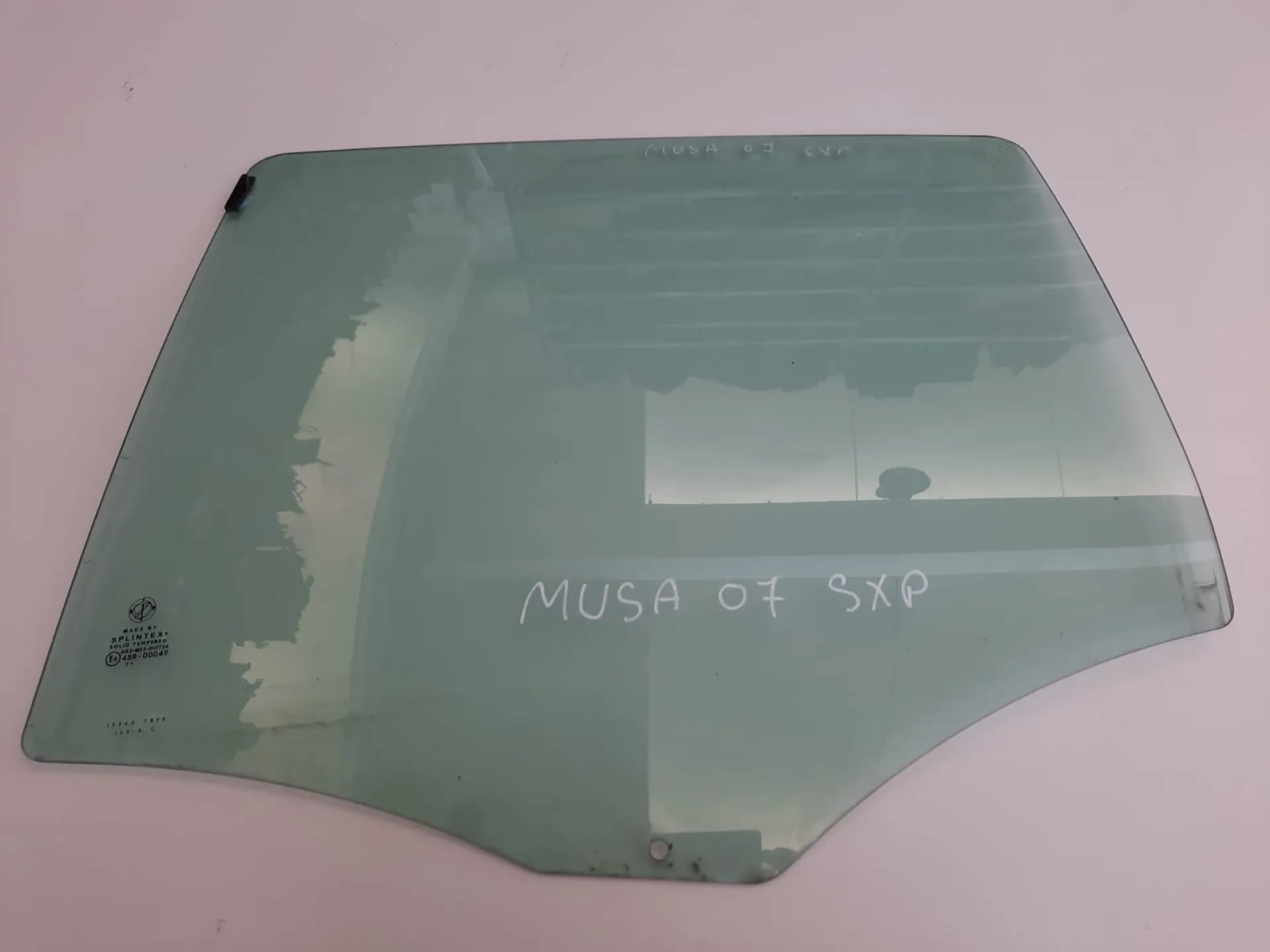 Vetro posteriore sinsitro Lancia Musa 1.3 D del 2007