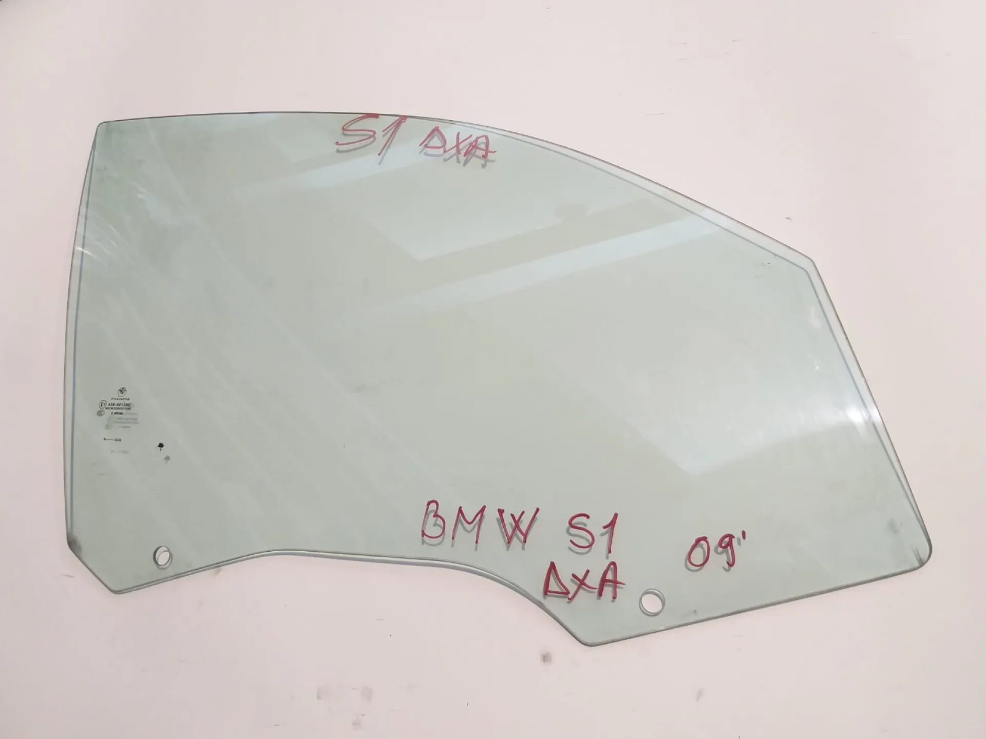 Vetro scendente anteriore destro BMW Serie 1 2.0 D del 2009