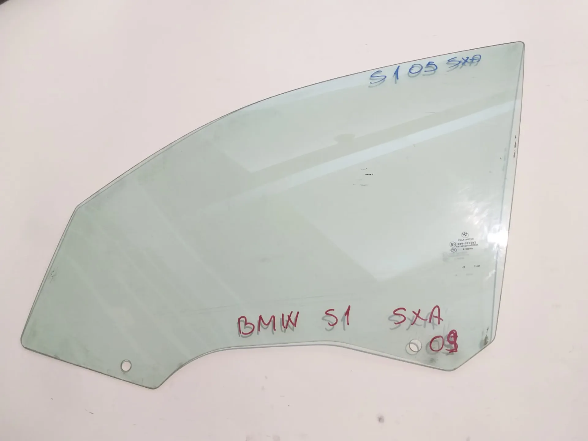 Vetro scendente anteriore sinistro BMW Serie 1 2.0 D del 2005