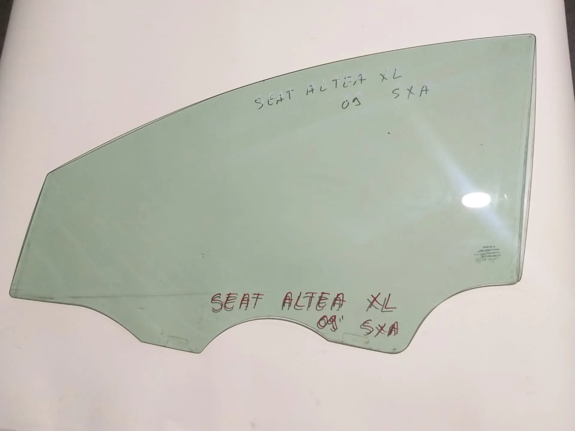 Vetro scendente anteriore sinistro Seat Altea XL 1.6 B del 2009