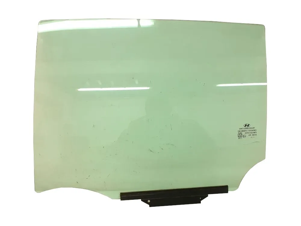 VETRO SCENDENTE POSTERIORE SINISTRO con codice 834111J010 da HYUNDAI i20 1° Serie 1200 Benzina 57 (2010)