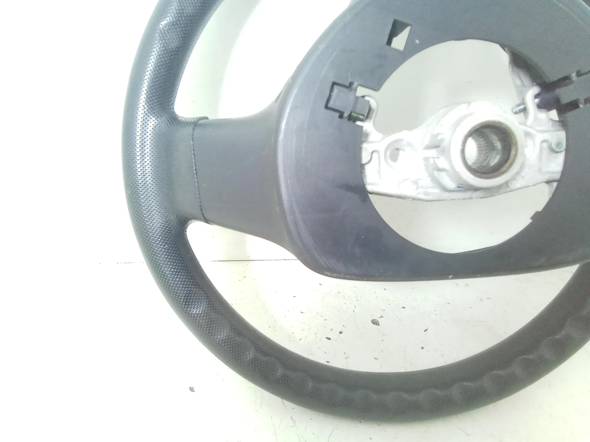 VOLANTE con codice Gs120-01840 da PEUGEOT 107 1° Serie 1000 Benzina 50 kW / 68 CV (2008)